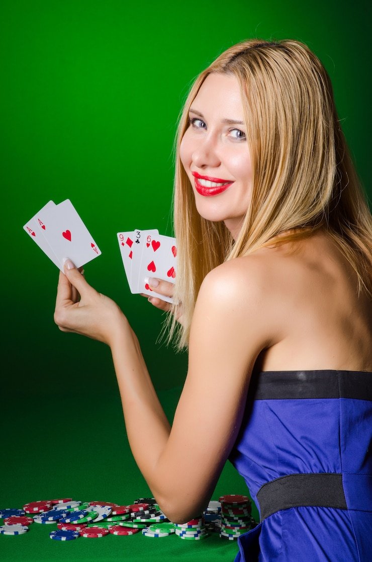 cz777 game Live Dealer Tables aur Slots Ek Jagah Par